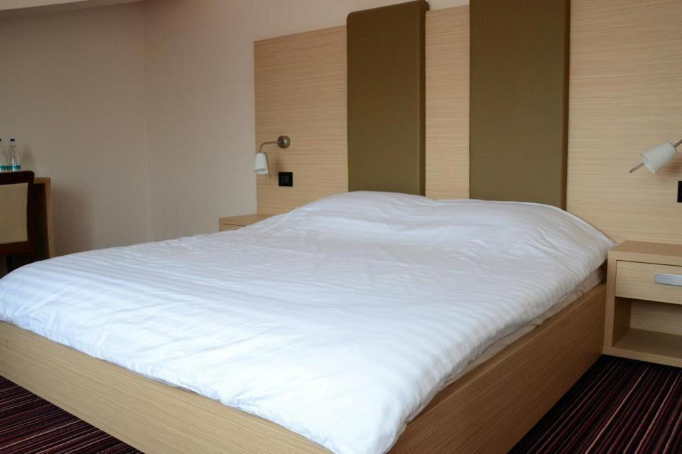 Zenti Plaza Hotel Drobeta Turnu Severin Ruang foto