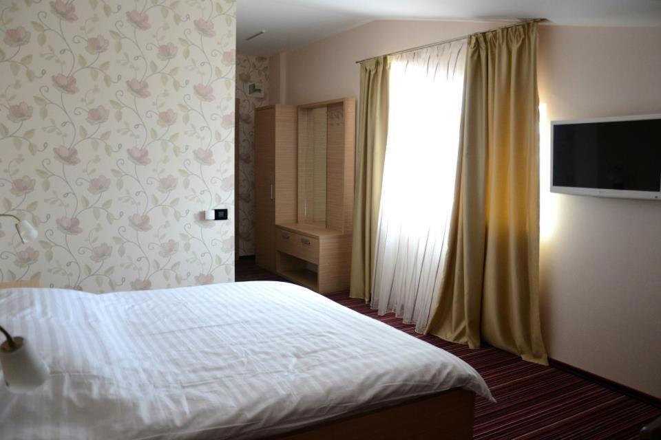 Zenti Plaza Hotel Drobeta Turnu Severin Ruang foto